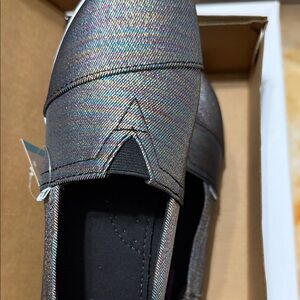 Shimmering Tom’s Slip-On Loafers